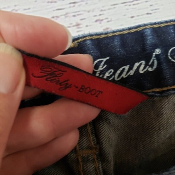 Guess Jeans Flirty Boot Cut Dark Wash Stretch Distressed Flap Pockets - Picture 12 of 15